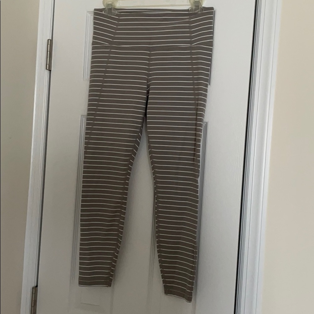Slightly used Athleta 7/8 leggings